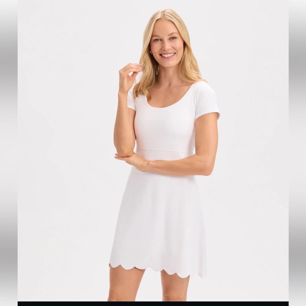 RNWK Renwick Women’s Scallop Active White Mini Tennis Dress Sz S
